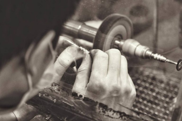 Nine Best Tips to Help You Choose the Right Jeweler