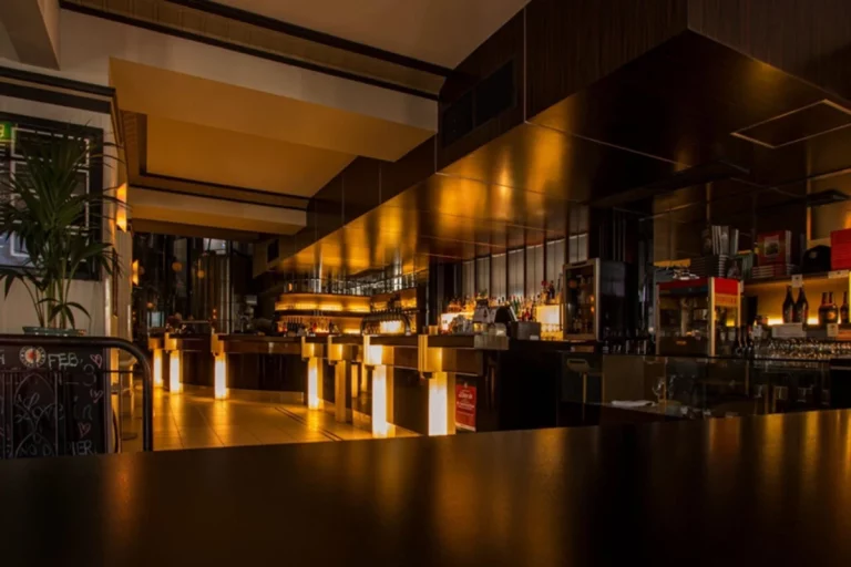 Revolutionizing Dining: Edge Restaurant Technologies